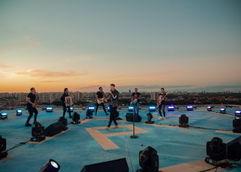 Com visual sunset, Zé Vaqueiro lança clipe da música 